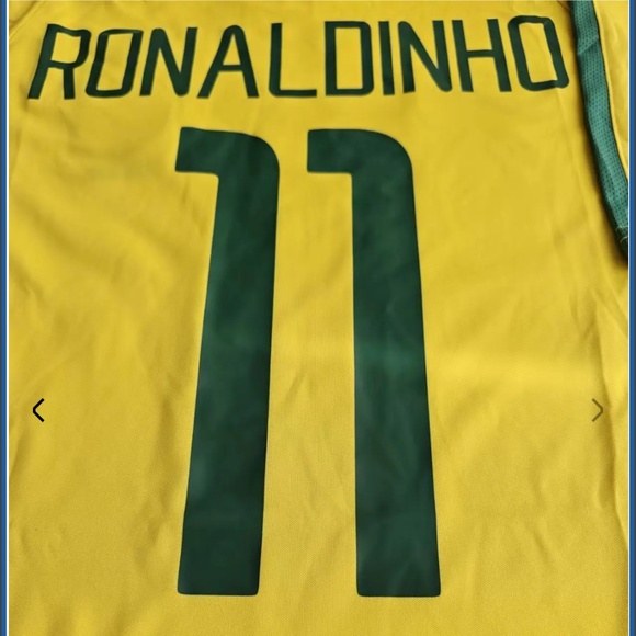 Brand New Brazil 2002 World Cup Home Jersey, Ronaldinho #11 - Picture 4 of 4